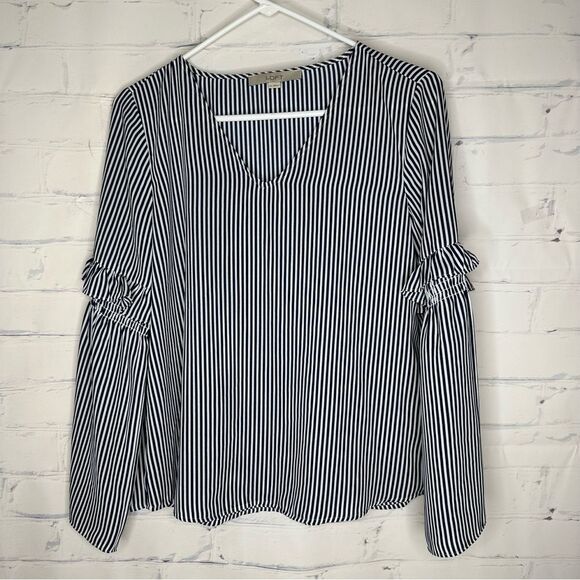 Loft XS or Small Black & White Top - Picture 1 of 5